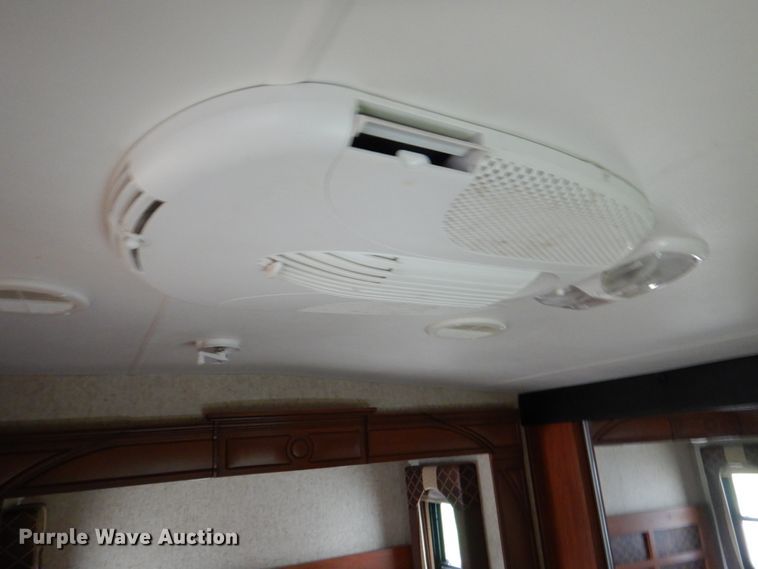 image for item HC9321 2012 Heartland 3800 Cyclone  camper