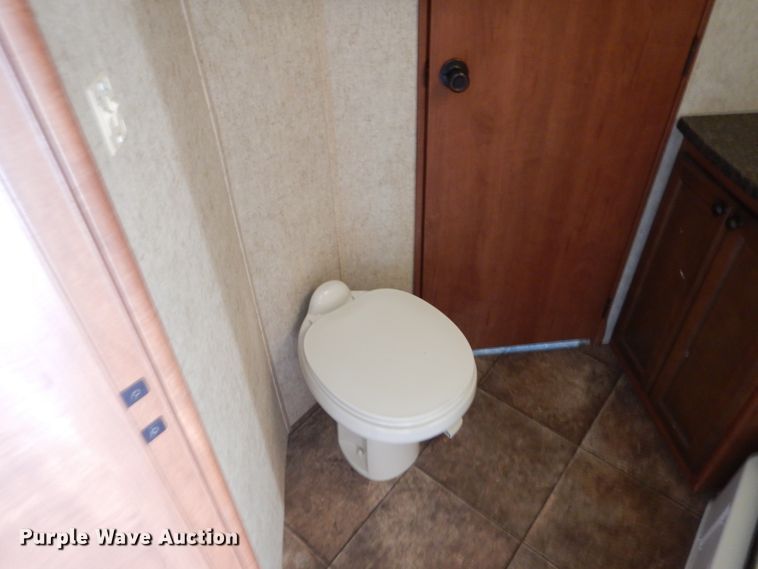 image for item HE9581 2013 Heartland 33TBUD North Trail  camper