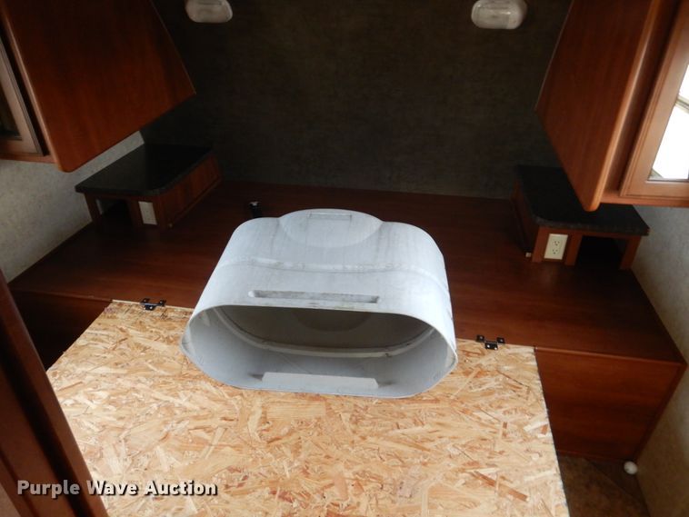 image for item HE9581 2013 Heartland 33TBUD North Trail  camper