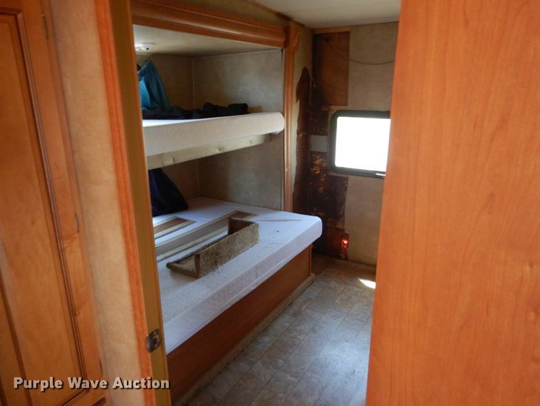 image for item HI9831 2008 Forrest River Cardinal  camper