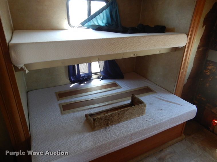 image for item HI9831 2008 Forrest River Cardinal  camper