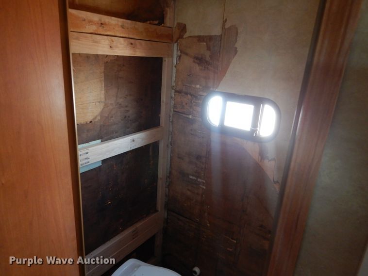 image for item HI9831 2008 Forrest River Cardinal  camper