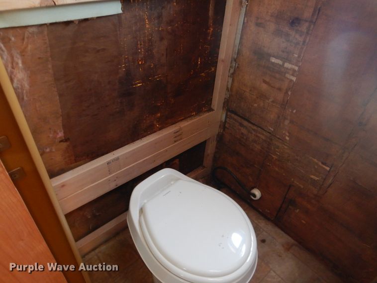 image for item HI9831 2008 Forrest River Cardinal  camper