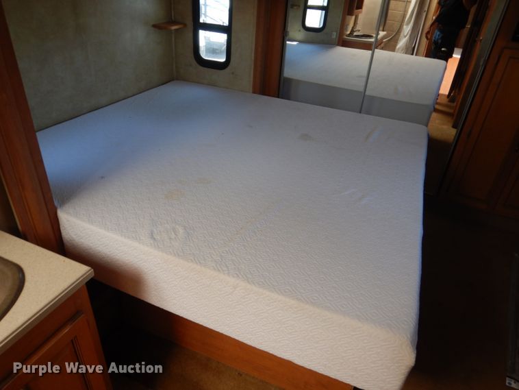 image for item HI9831 2008 Forrest River Cardinal  camper