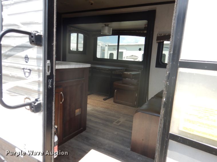 image for item HI9833 2018 Jayco  camper