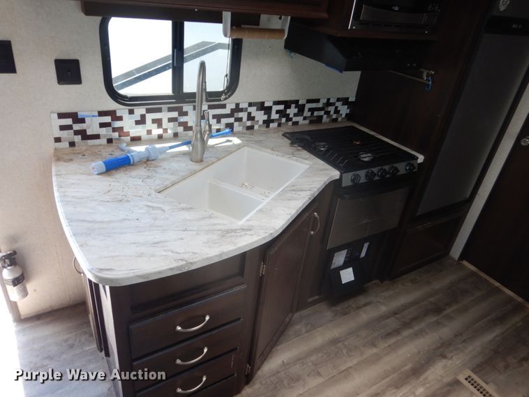 image for item HI9833 2018 Jayco  camper