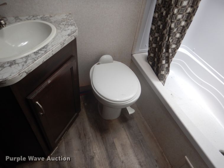 image for item HI9833 2018 Jayco  camper