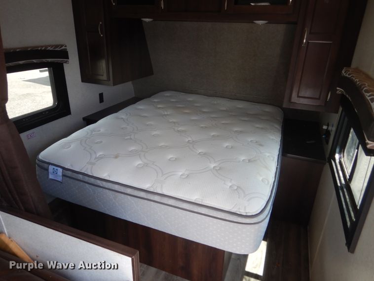 image for item HI9833 2018 Jayco  camper