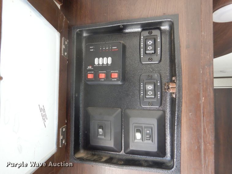 image for item HI9833 2018 Jayco  camper