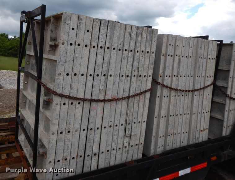 image for item HP9505 2000 Starlite  concrete form trailer