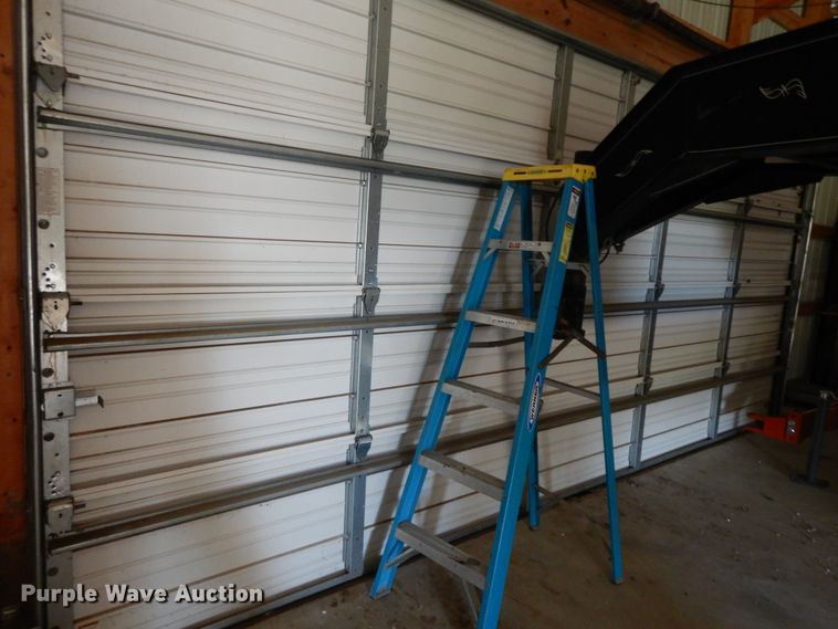 image for item HP9513 Garage door