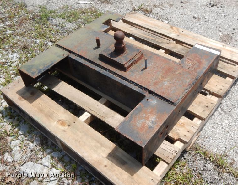 image for item HP9525 Gooseneck hitch