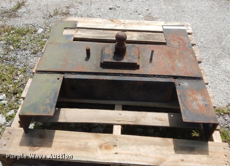 image for item HP9525 Gooseneck hitch