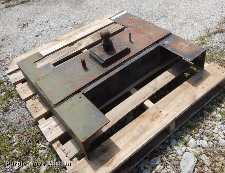 image for item HP9525 Gooseneck hitch