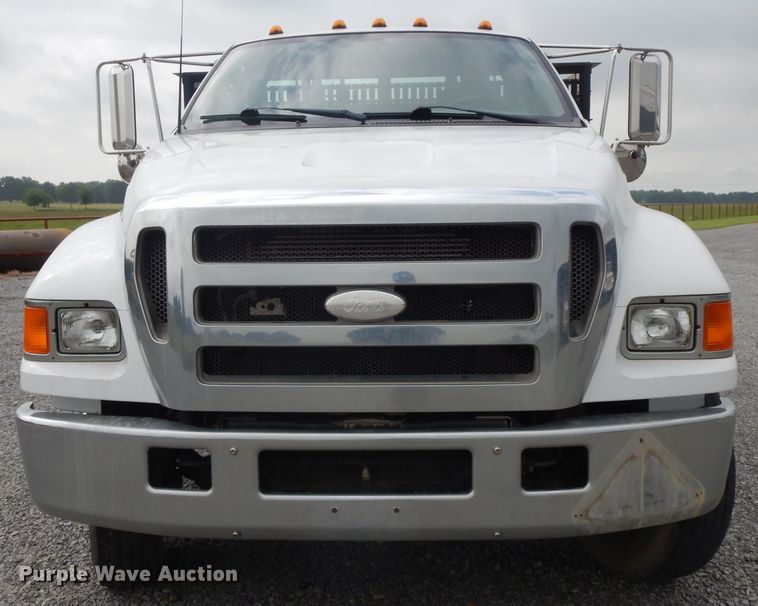 image for item HP9556 2006 Ford F750  flatbed truck
