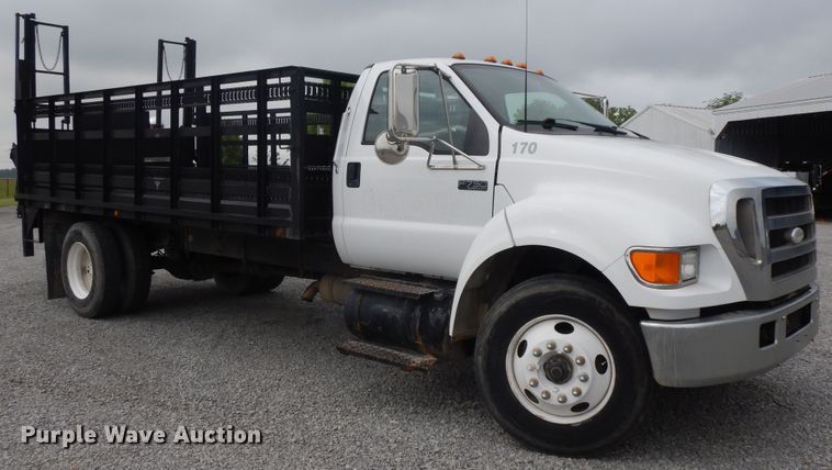 image for item HP9556 2006 Ford F750  flatbed truck
