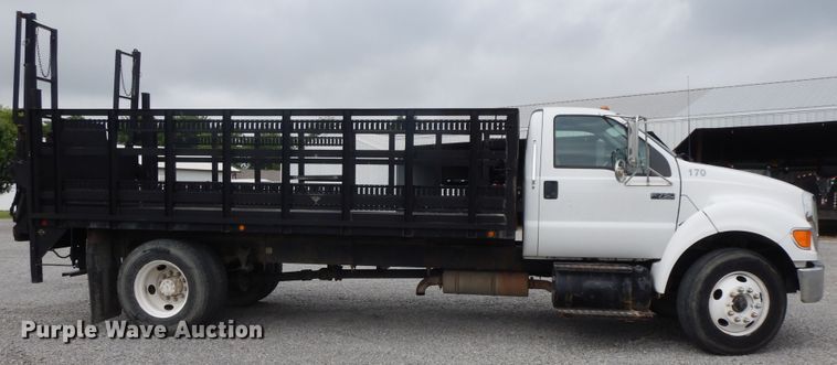 image for item HP9556 2006 Ford F750  flatbed truck