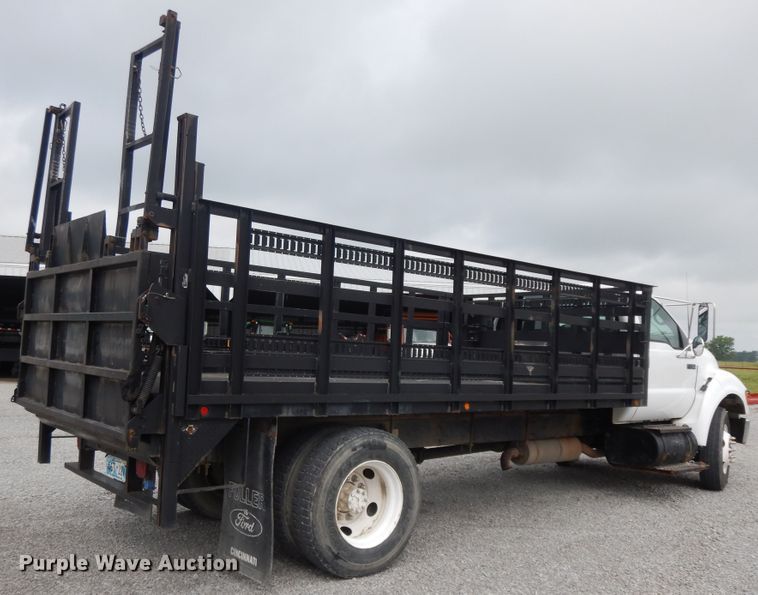 image for item HP9556 2006 Ford F750  flatbed truck