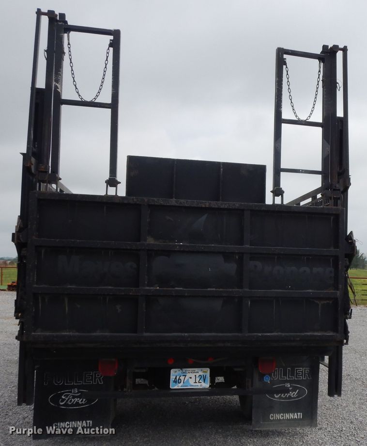 image for item HP9556 2006 Ford F750  flatbed truck