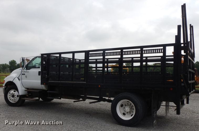 image for item HP9556 2006 Ford F750  flatbed truck