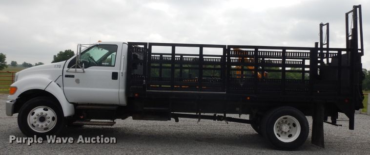 image for item HP9556 2006 Ford F750  flatbed truck