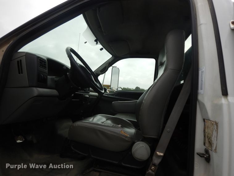 image for item HP9556 2006 Ford F750  flatbed truck