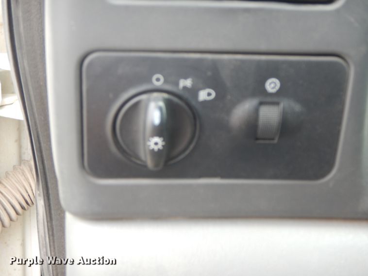 image for item HP9556 2006 Ford F750  flatbed truck