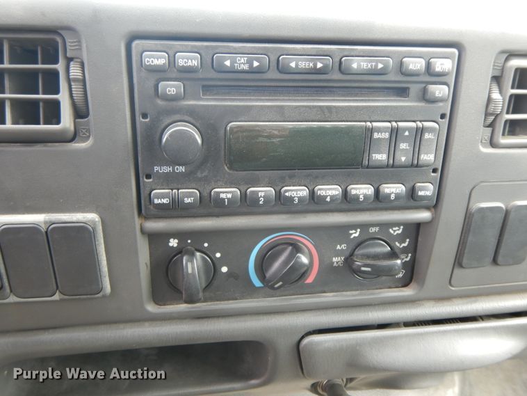 image for item HP9556 2006 Ford F750  flatbed truck