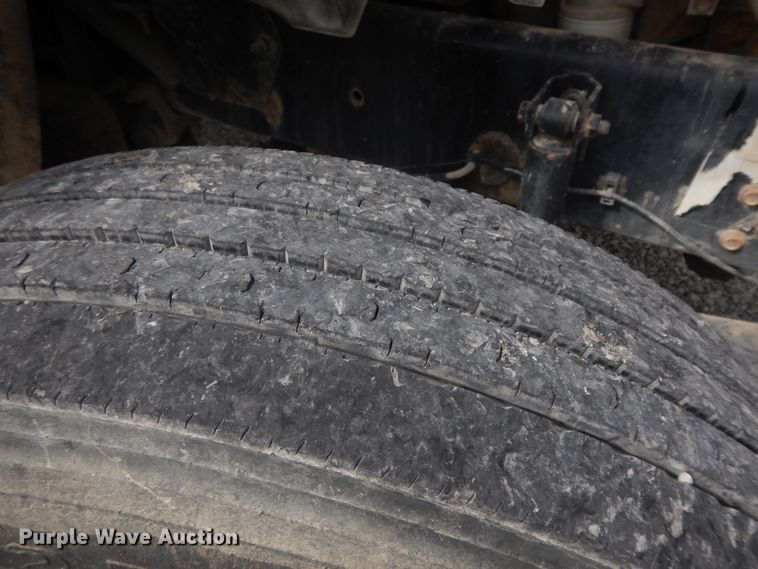 image for item HP9556 2006 Ford F750  flatbed truck