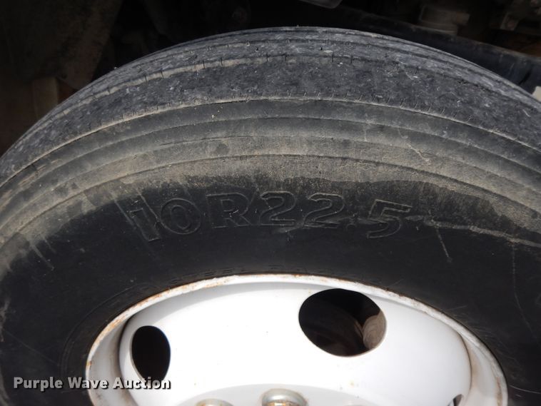 image for item HP9556 2006 Ford F750  flatbed truck