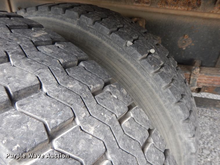 image for item HP9556 2006 Ford F750  flatbed truck