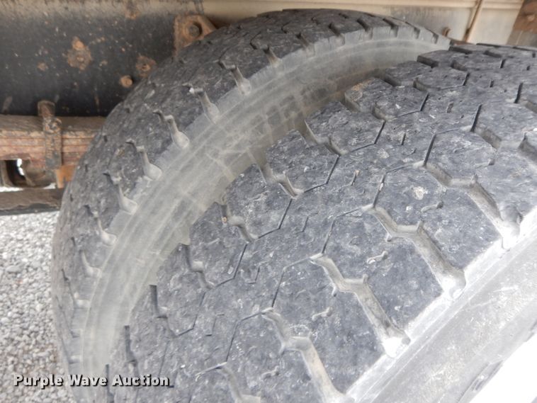 image for item HP9556 2006 Ford F750  flatbed truck