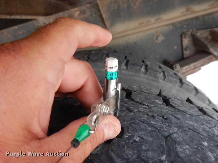 image for item HP9556 2006 Ford F750  flatbed truck