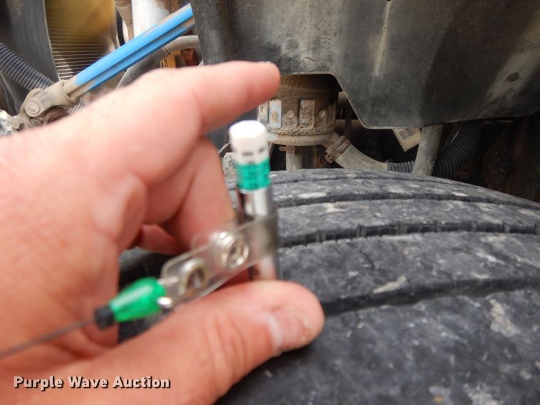 image for item HP9556 2006 Ford F750  flatbed truck