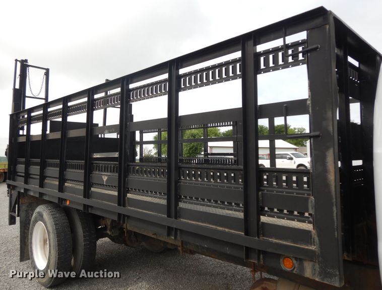 image for item HP9556 2006 Ford F750  flatbed truck