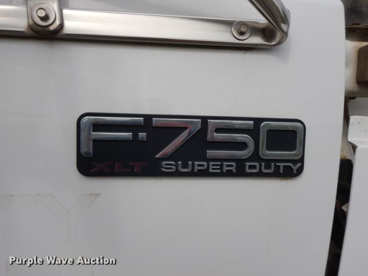 image for item HP9556 2006 Ford F750  flatbed truck