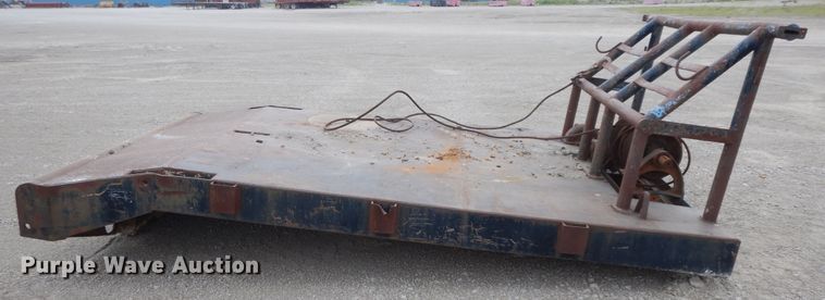 image for item HP9573 Winch flatbed