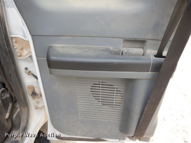 image for item HP9575 2012 Ford F550  SuperCab flatbed truck