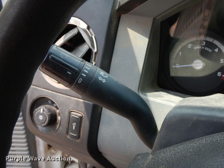 image for item HP9575 2012 Ford F550  SuperCab flatbed truck