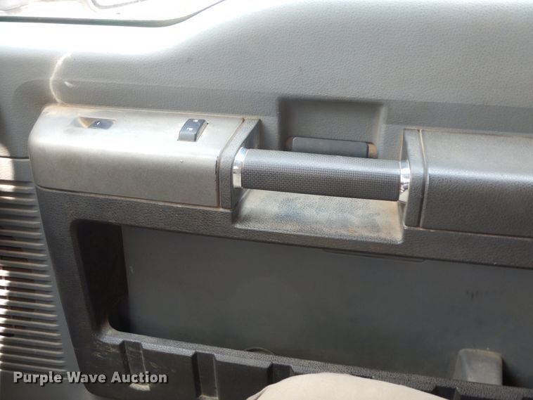 image for item HP9575 2012 Ford F550  SuperCab flatbed truck