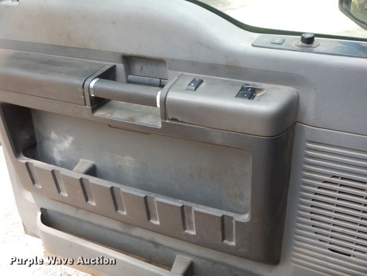 image for item HP9575 2012 Ford F550  SuperCab flatbed truck