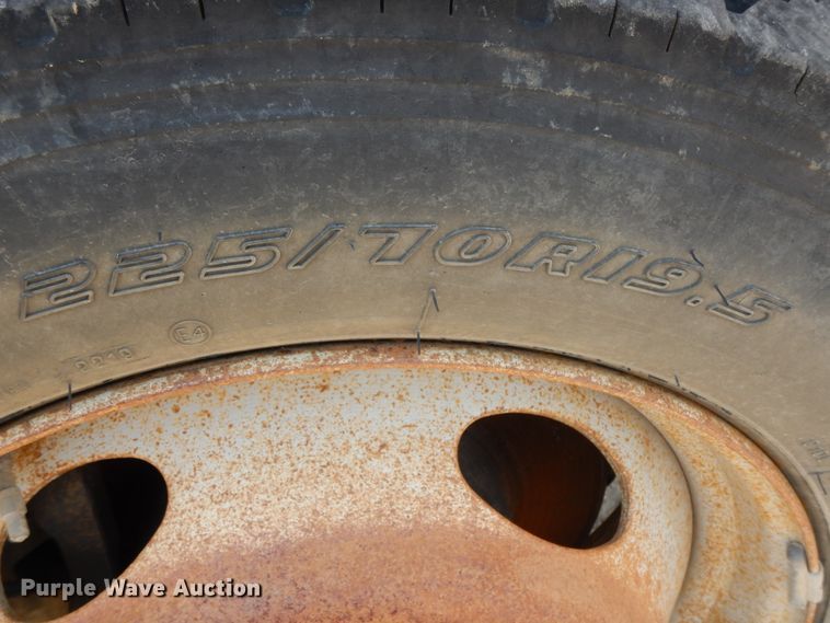 image for item HP9575 2012 Ford F550  SuperCab flatbed truck