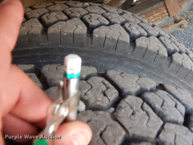 image for item HP9575 2012 Ford F550  SuperCab flatbed truck