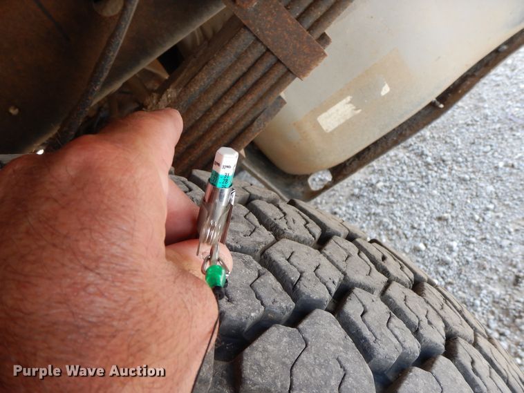 image for item HP9575 2012 Ford F550  SuperCab flatbed truck