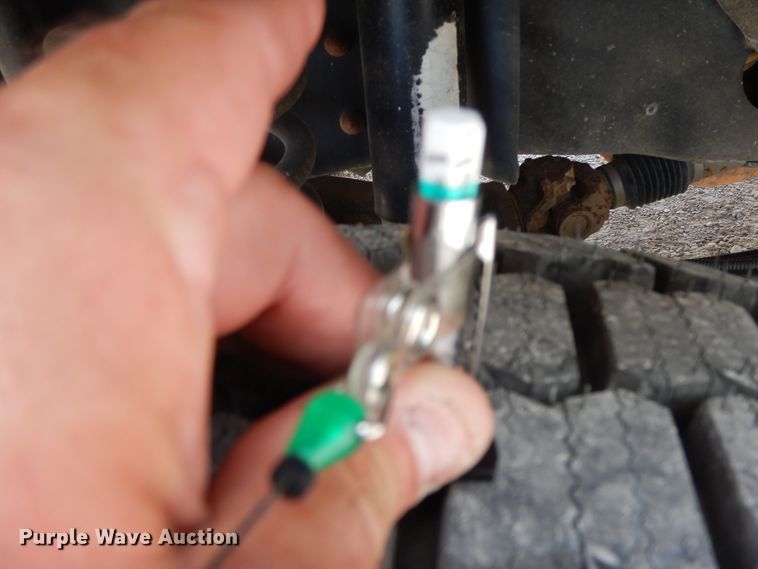 image for item HP9575 2012 Ford F550  SuperCab flatbed truck