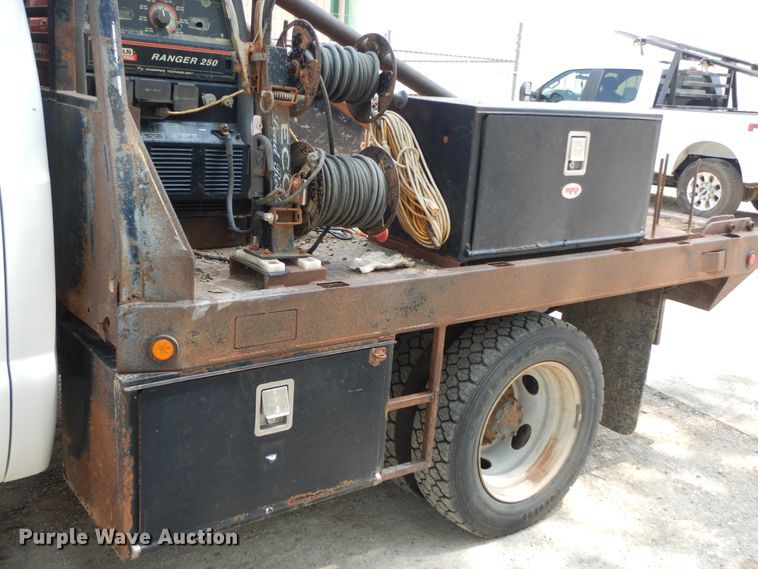 image for item HP9575 2012 Ford F550  SuperCab flatbed truck