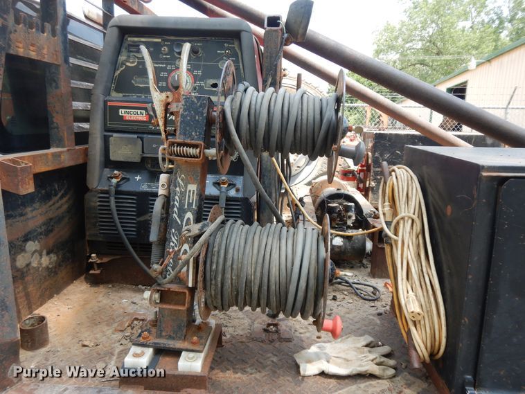 image for item HP9575 2012 Ford F550  SuperCab flatbed truck