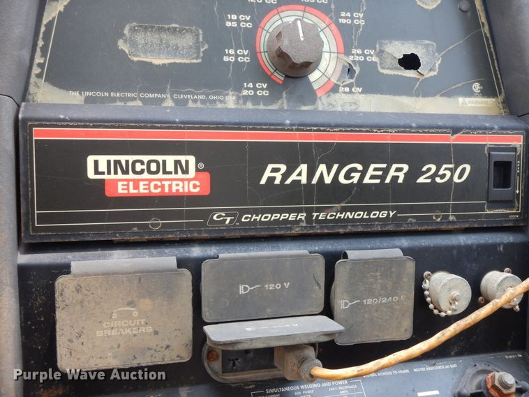 image for item HP9575 2012 Ford F550  SuperCab flatbed truck