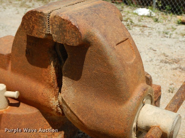 image for item HP9575 2012 Ford F550  SuperCab flatbed truck