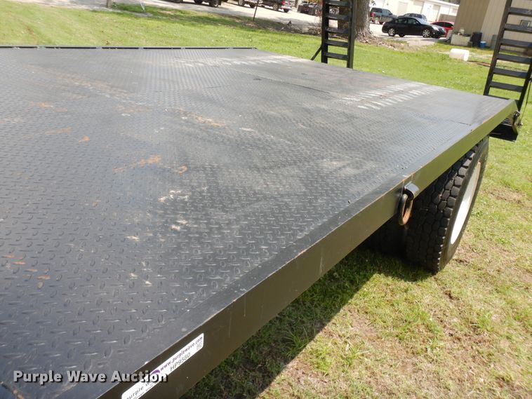 image for item HP9580 1999 International 4700  flatbed truck